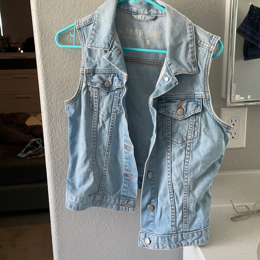 Denim sleeveless vest